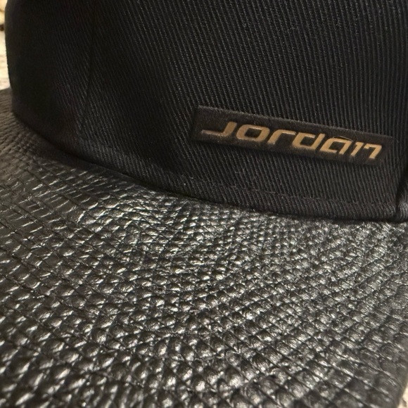 Jordan Leather Black Cap - Picture 4 of 7